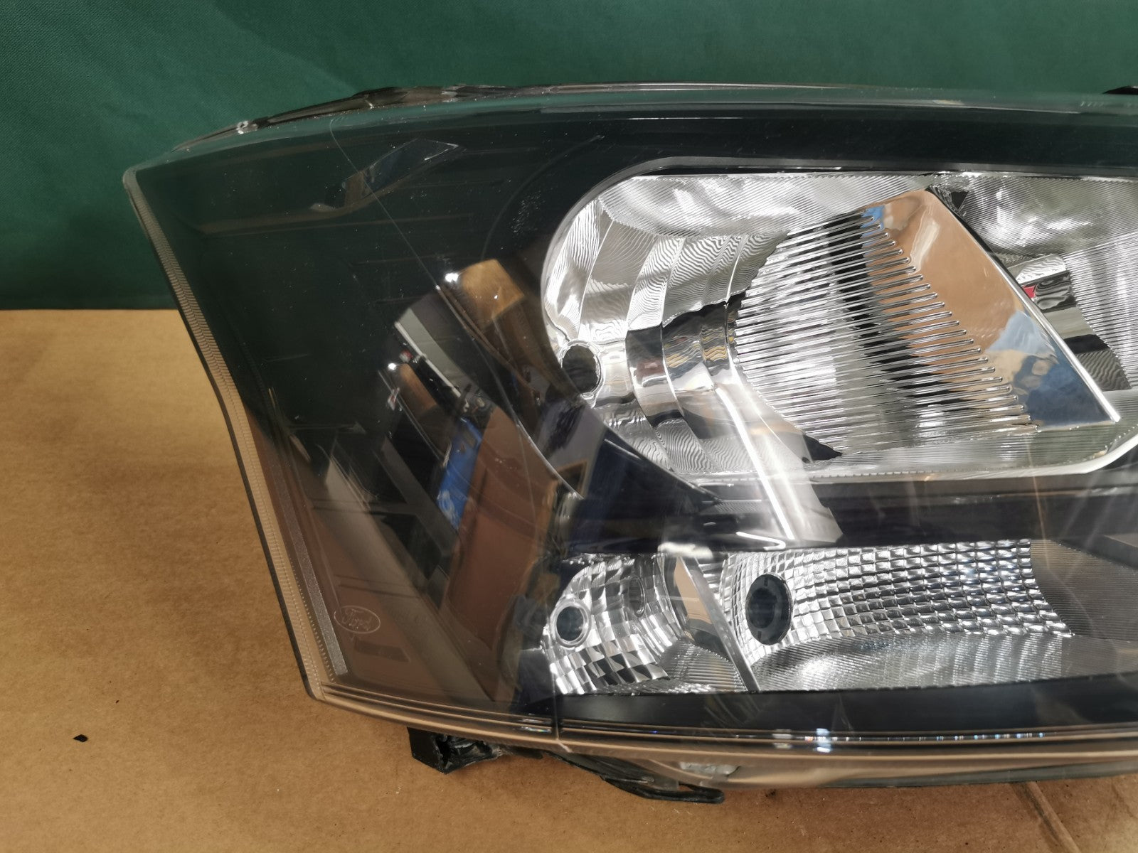 FORD TRANSIT O/S RIGHT DRIVER SIDE HEADLIGHT 2018-2024 GK31-13W029-AB