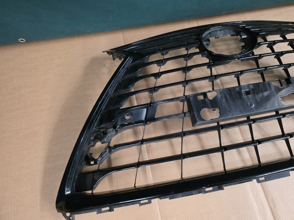 Toyota LEXUS NX I (AZ10) Radiator Grille 5310178680