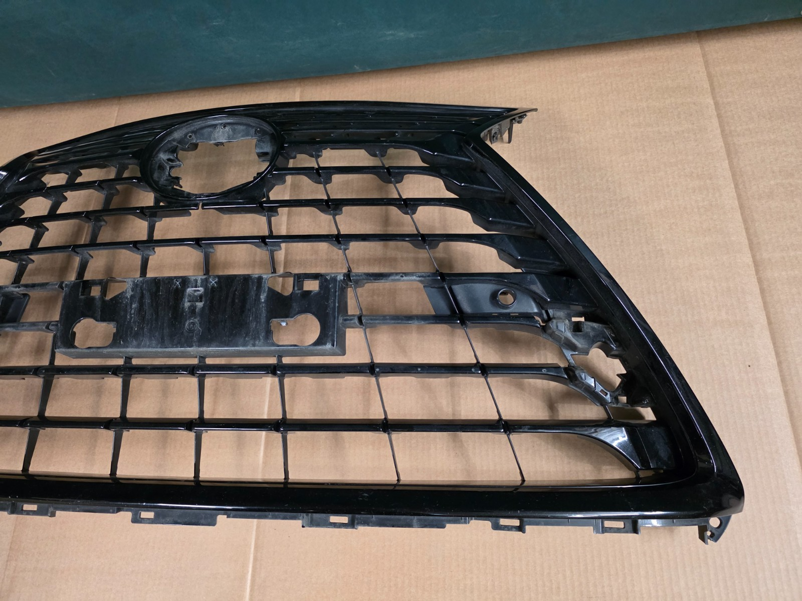 Toyota LEXUS NX I (AZ10) Radiator Grille 5310178680