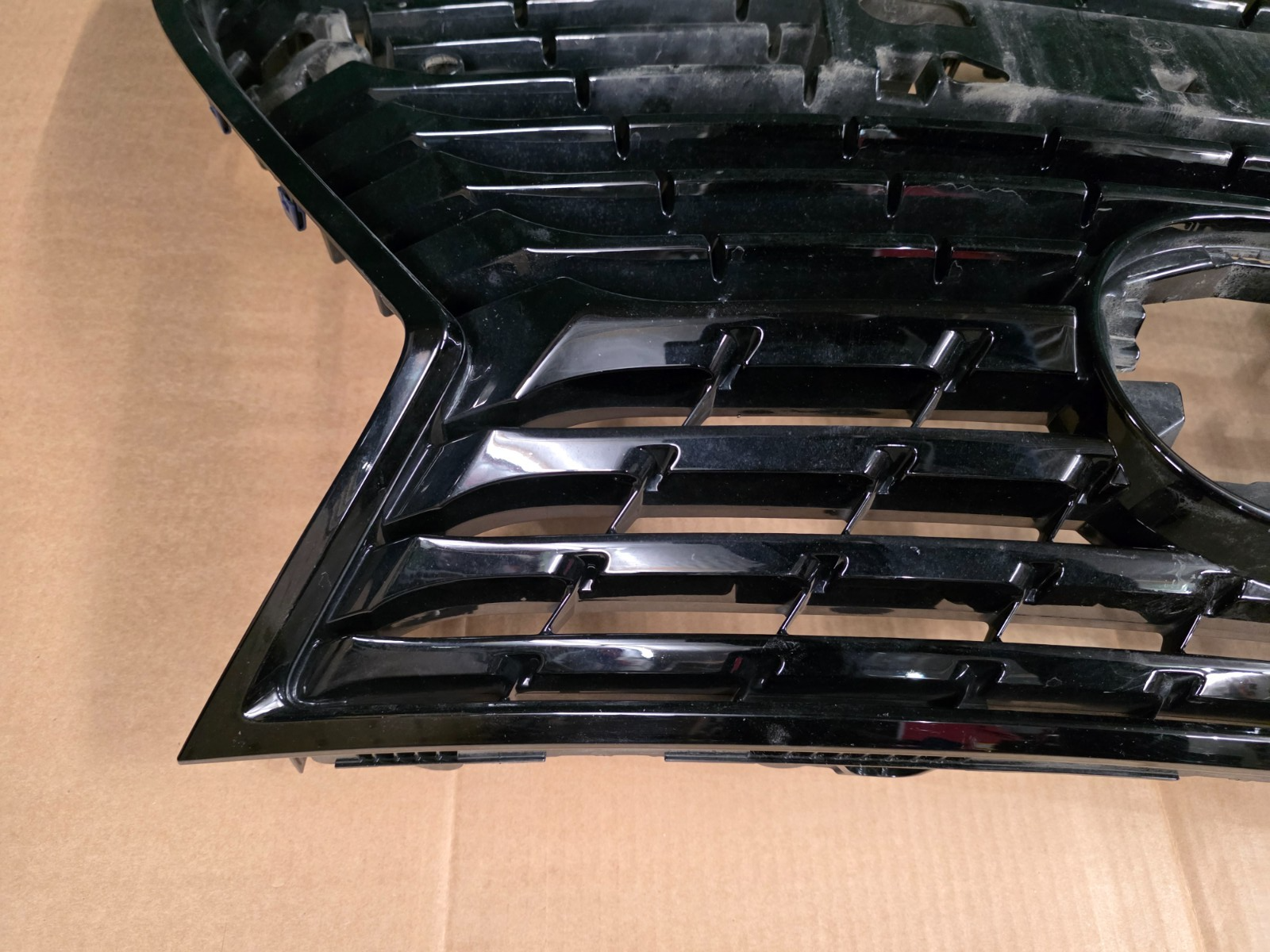 Toyota LEXUS NX I (AZ10) Radiator Grille 5310178680