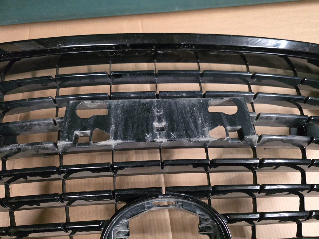 Toyota LEXUS NX I (AZ10) Radiator Grille 5310178680