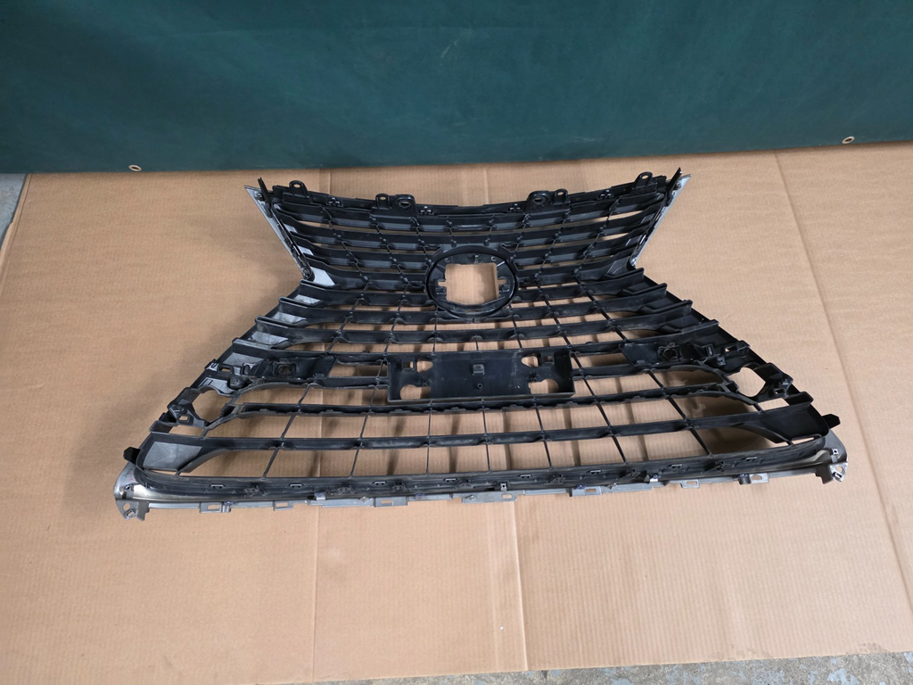 Toyota LEXUS NX I (AZ10) Radiator Grille 5310178680