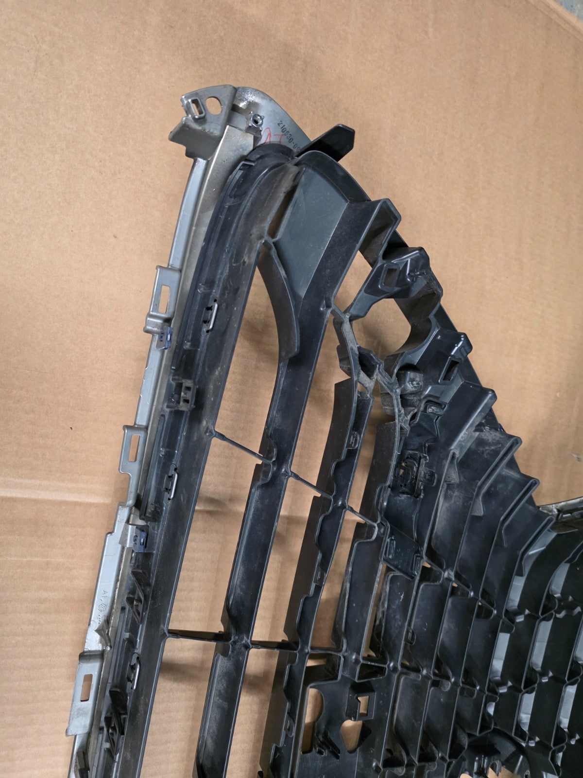 Toyota LEXUS NX I (AZ10) Radiator Grille 5310178680