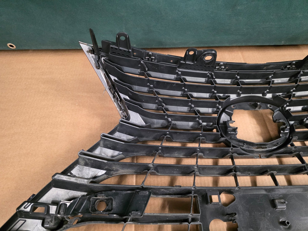 Toyota LEXUS NX I (AZ10) Radiator Grille 5310178680