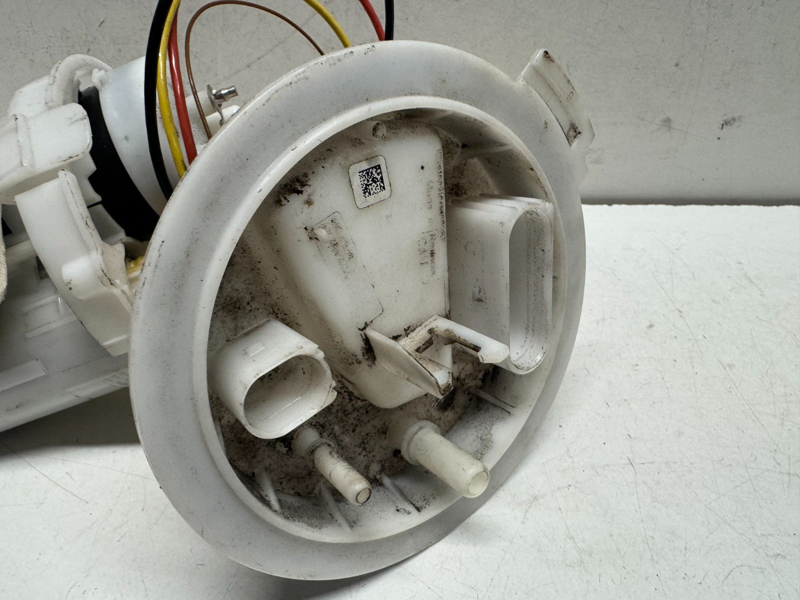 AUDI A4 S4 FUEL TANK SENDER UNIT 8W0919087J