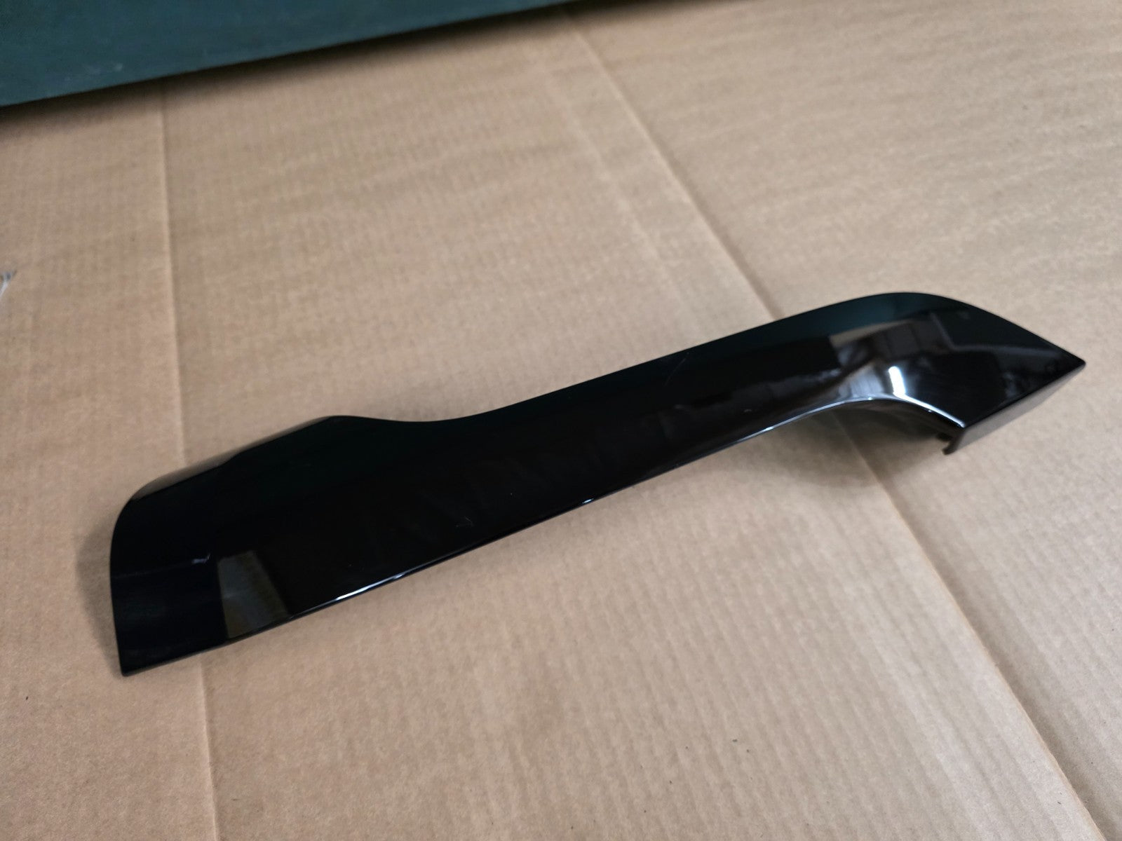 Range Rover Evoque Front Bumper Left Trim 2019 ON K8D2-17E785-AB Genuine