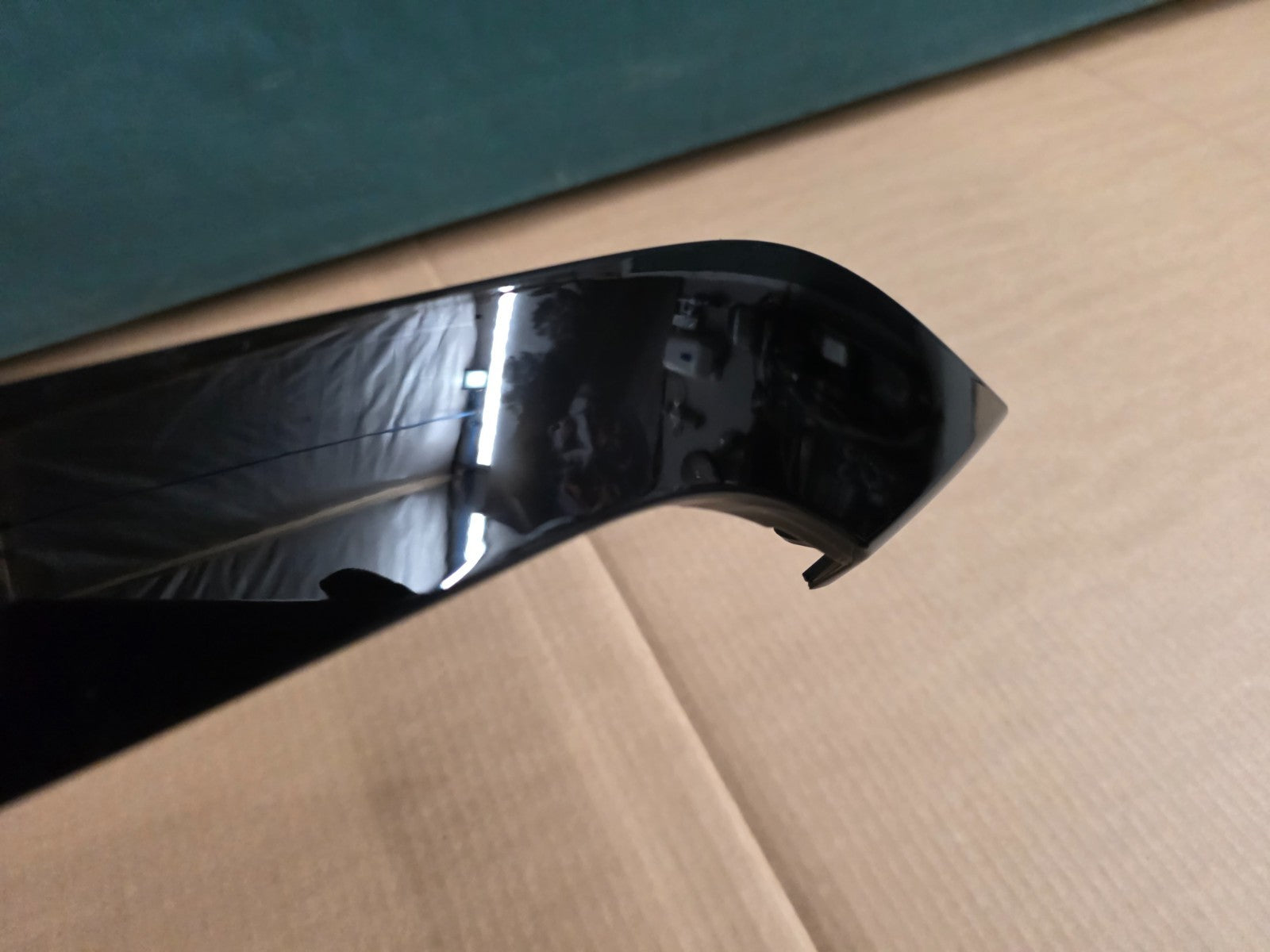 Range Rover Evoque Front Bumper Left Trim 2019 ON K8D2-17E785-AB Genuine