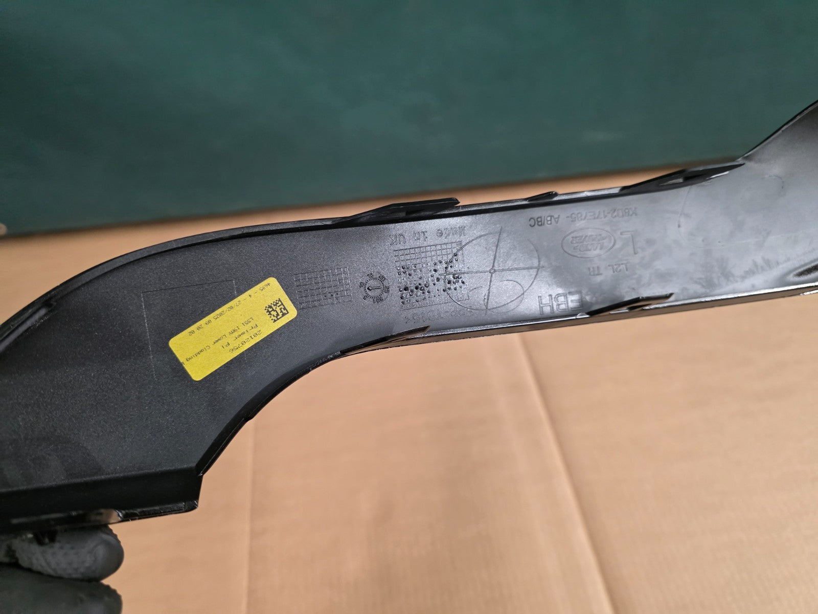 Range Rover Evoque Front Bumper Left Trim 2019 ON K8D2-17E785-AB Genuine
