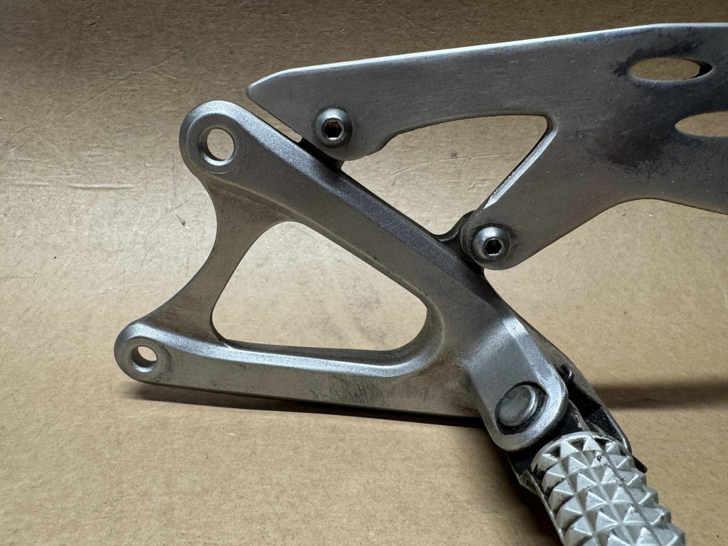 Yamaha YZF-R1 14B 2009-2014 Left Rider Foot Peg Footrest Genuine OEM