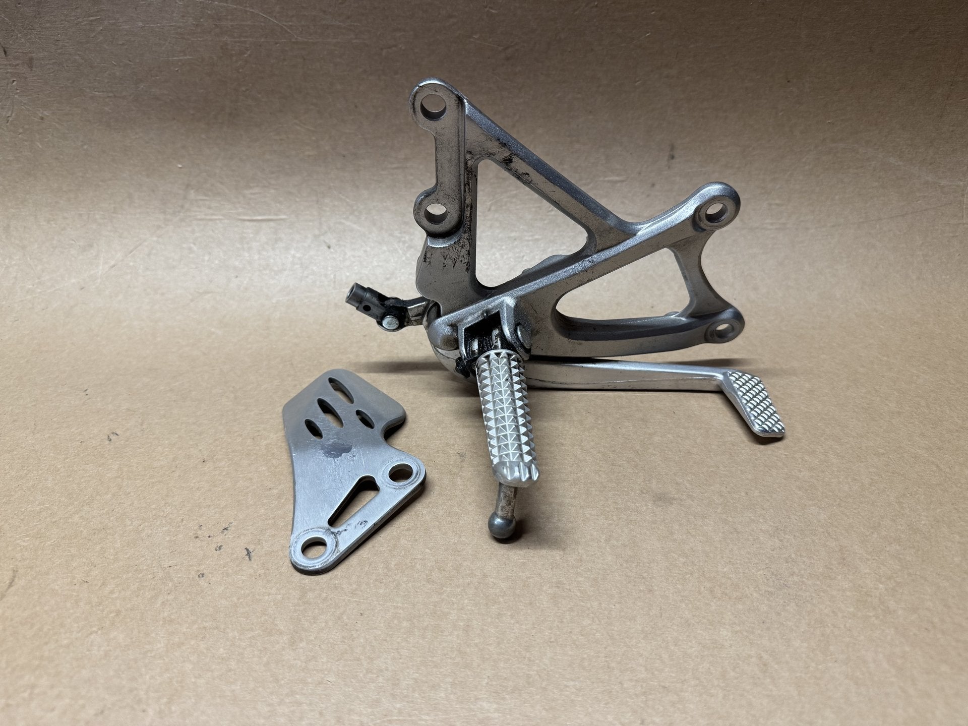 Yamaha YZF-R1 14B 2009-2014 Right Rider Foot Peg Footrest Genuine OEM