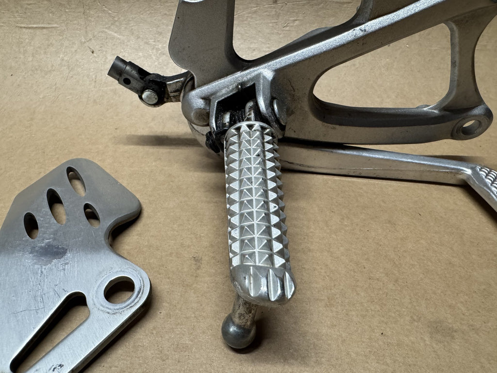 Yamaha YZF-R1 14B 2009-2014 Right Rider Foot Peg Footrest Genuine OEM