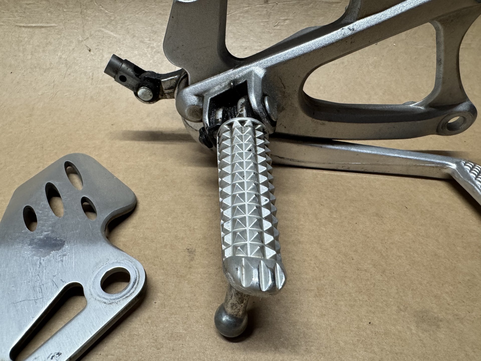 Yamaha YZF-R1 14B 2009-2014 Right Rider Foot Peg Footrest Genuine OEM