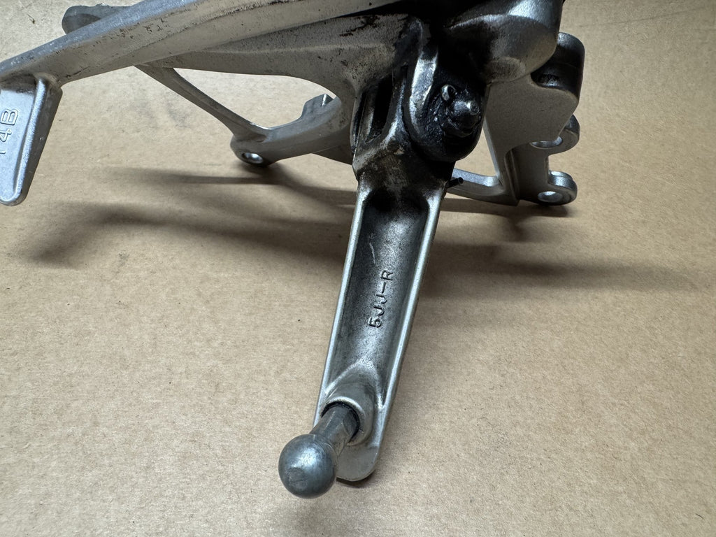 Yamaha YZF-R1 14B 2009-2014 Right Rider Foot Peg Footrest Genuine OEM