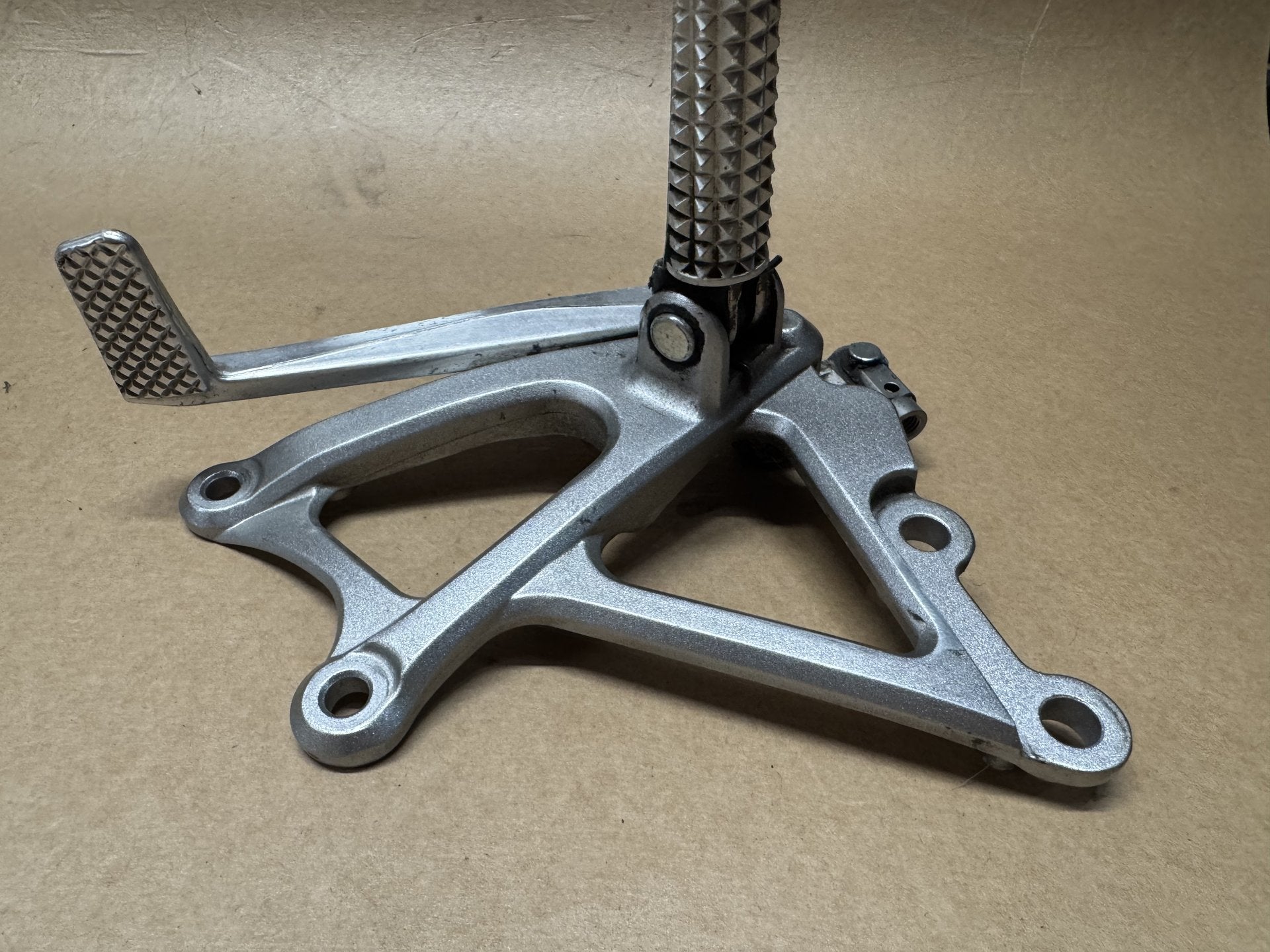 Yamaha YZF-R1 14B 2009-2014 Right Rider Foot Peg Footrest Genuine OEM