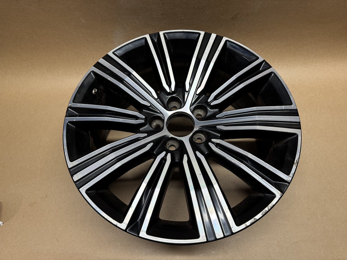 Volvo S60 2019-2026 18" 10-Multi Spoke Black Diamond Cut 31471312